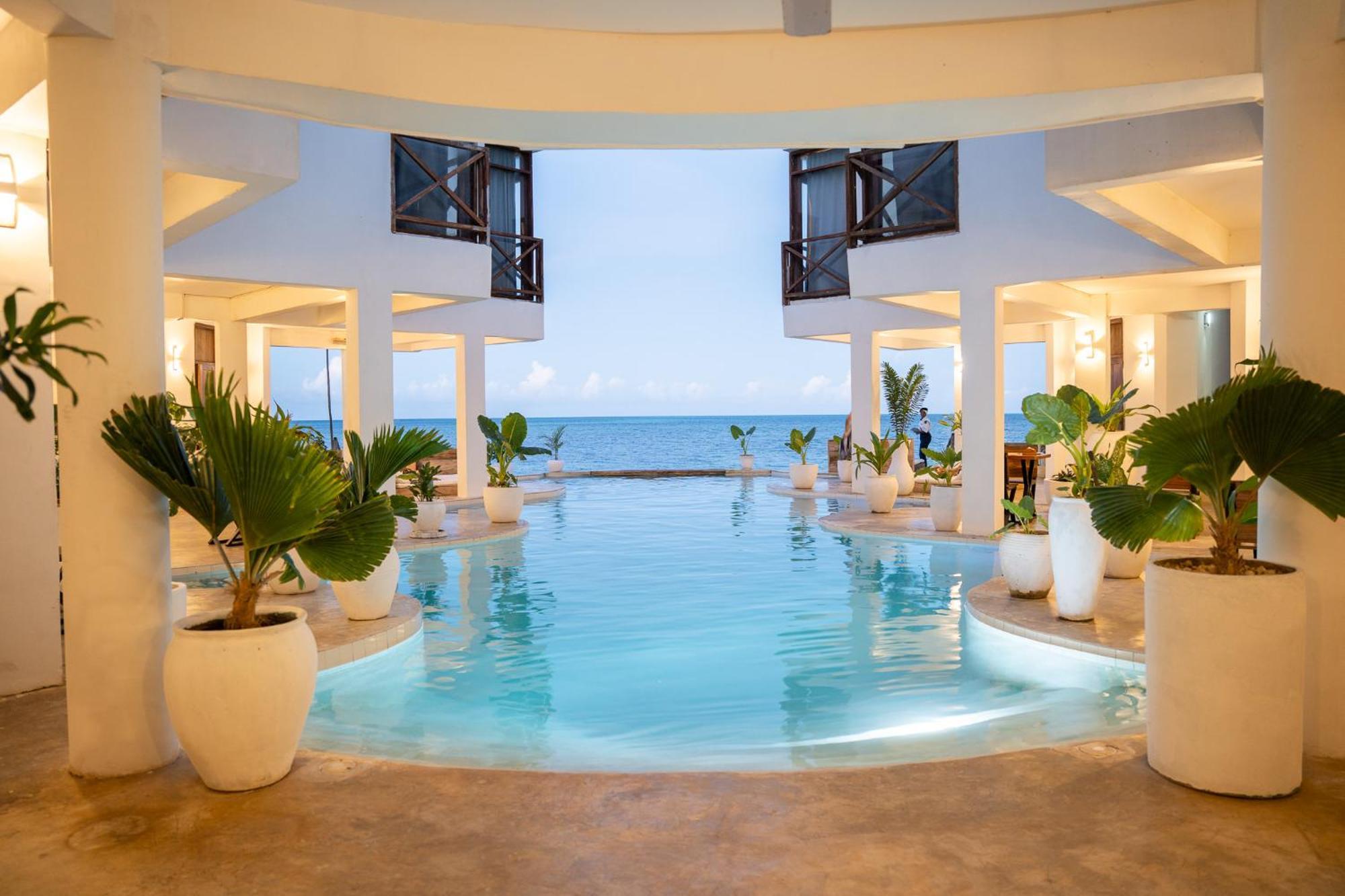 Pili Pili Tropical Hotel 5*