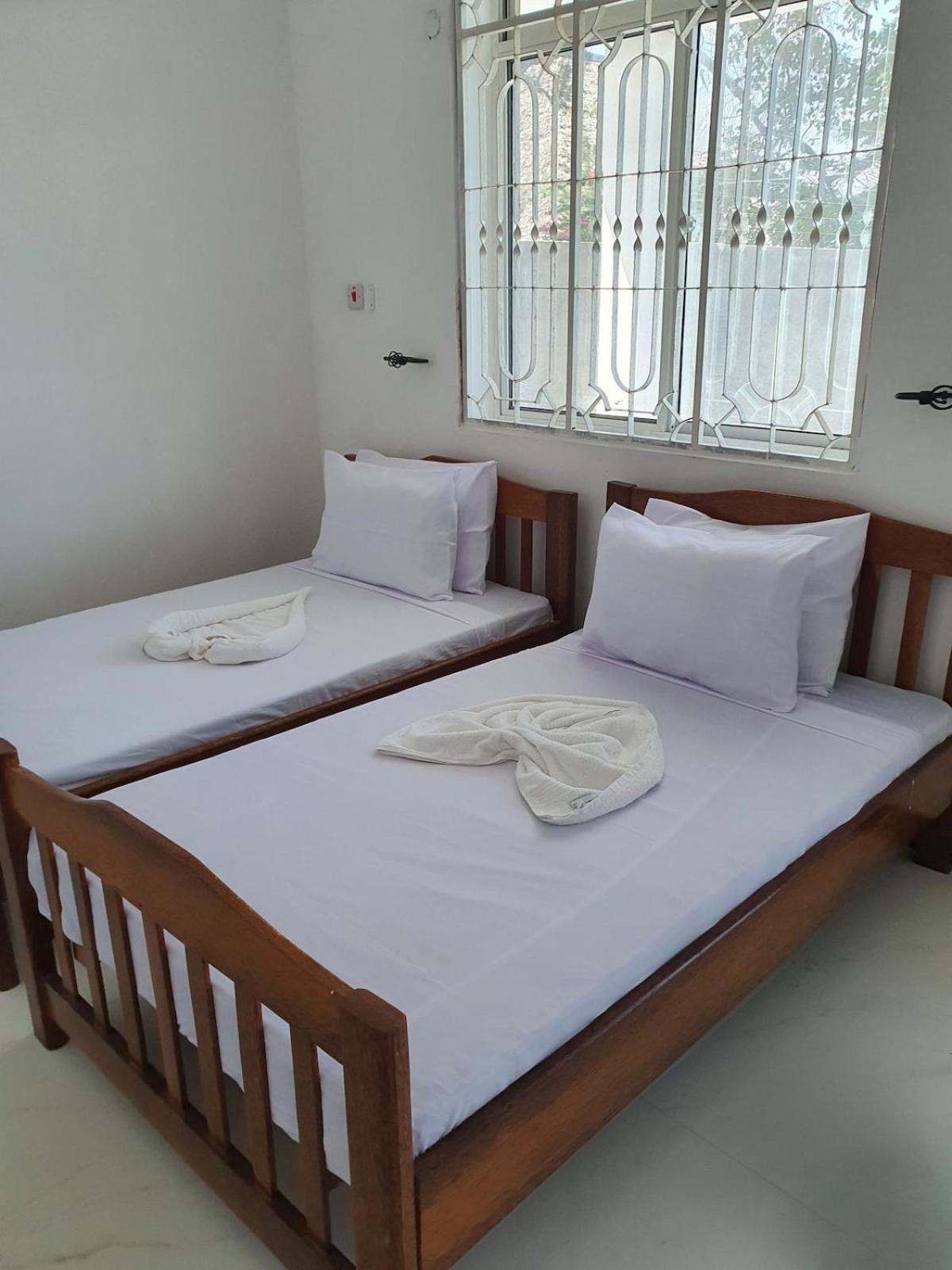 Oceanfront Oasis 2-bedroom Master In Uroa, Zanzibar Appartement