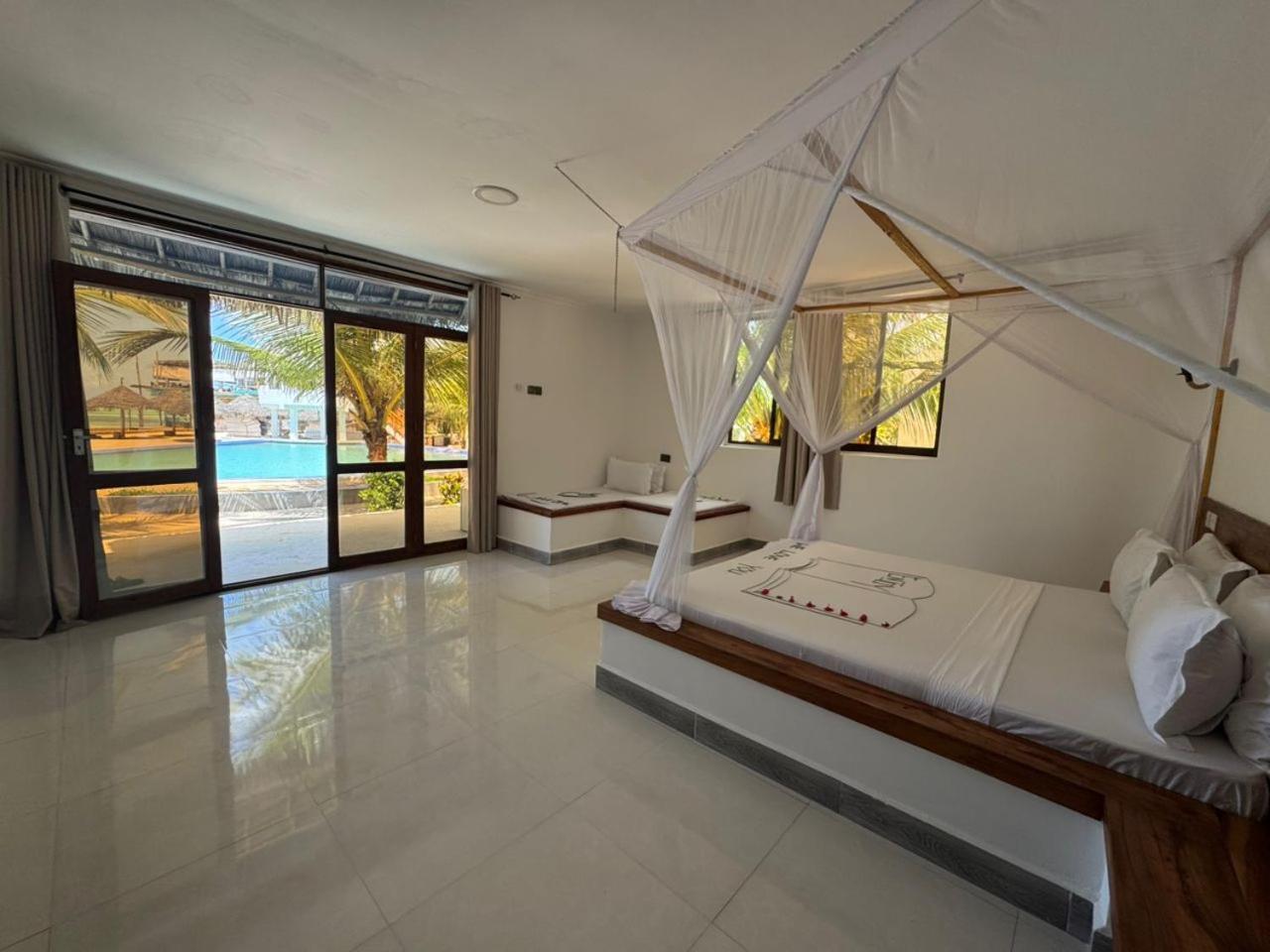 Jambo By Mambo Hotel 4*