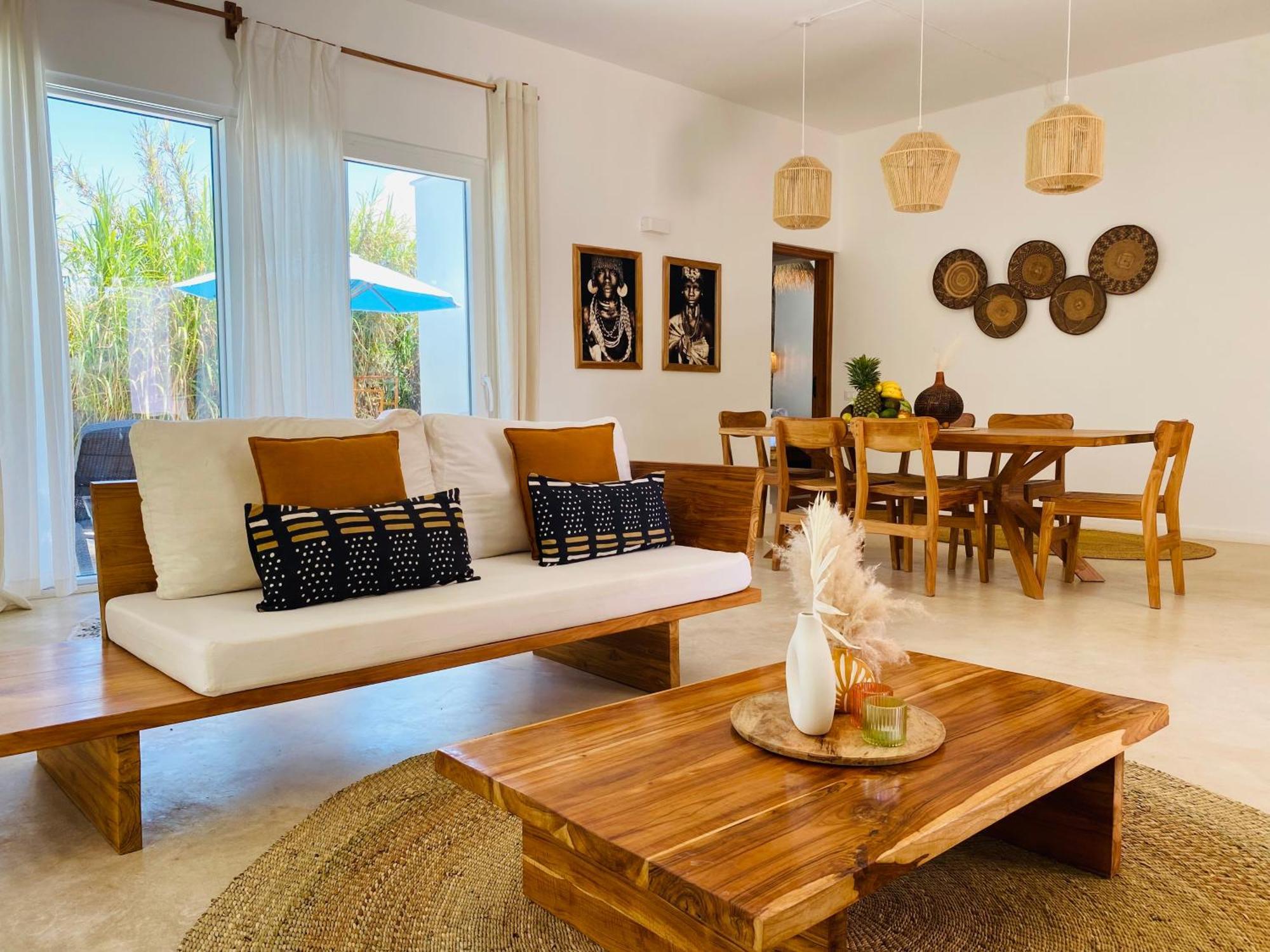 Villa Luxury Lions Zanzibar - With Private Cook&infinity Pools *
