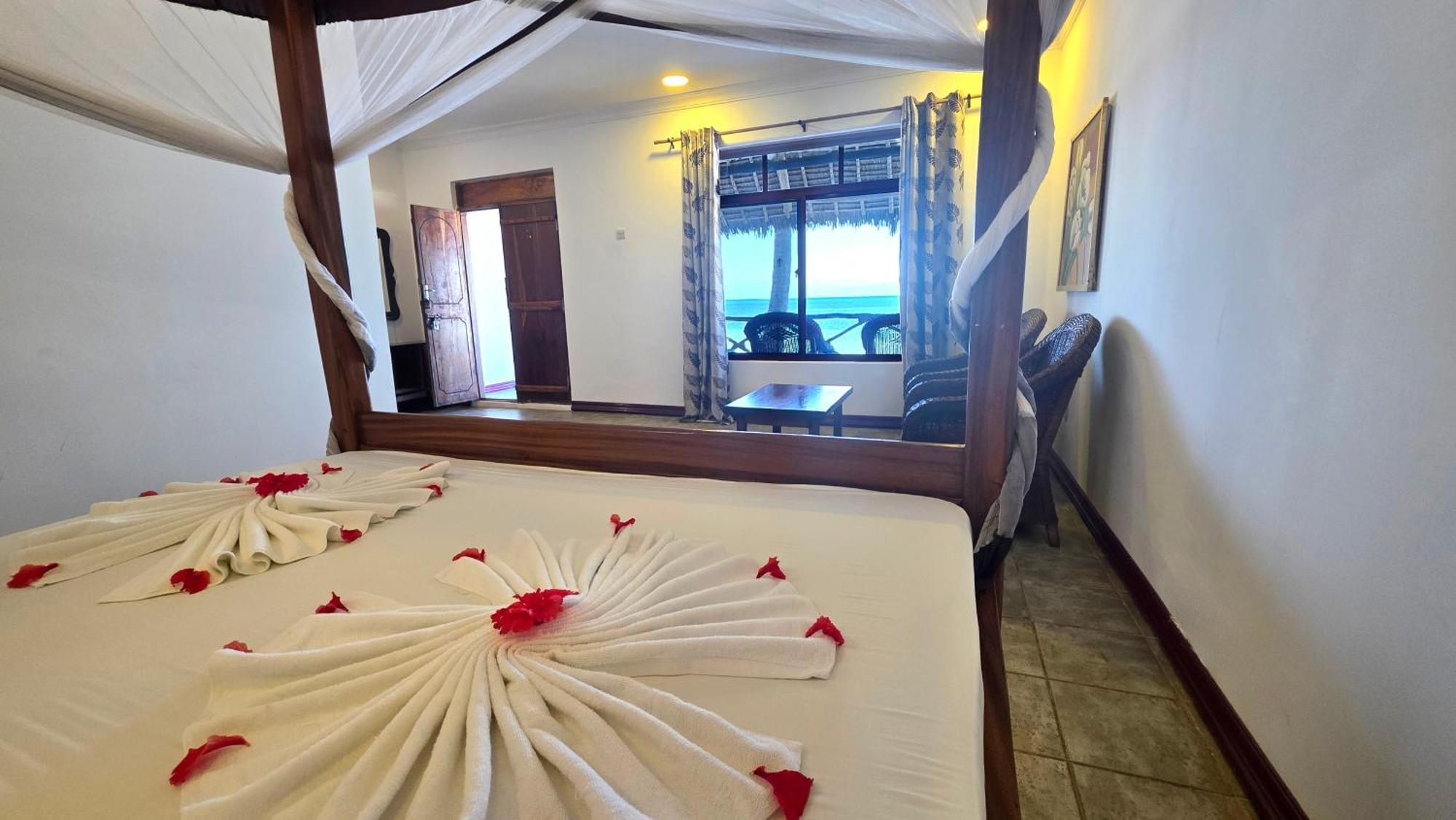 F-zeen Boutique Zanzibar * Uroa