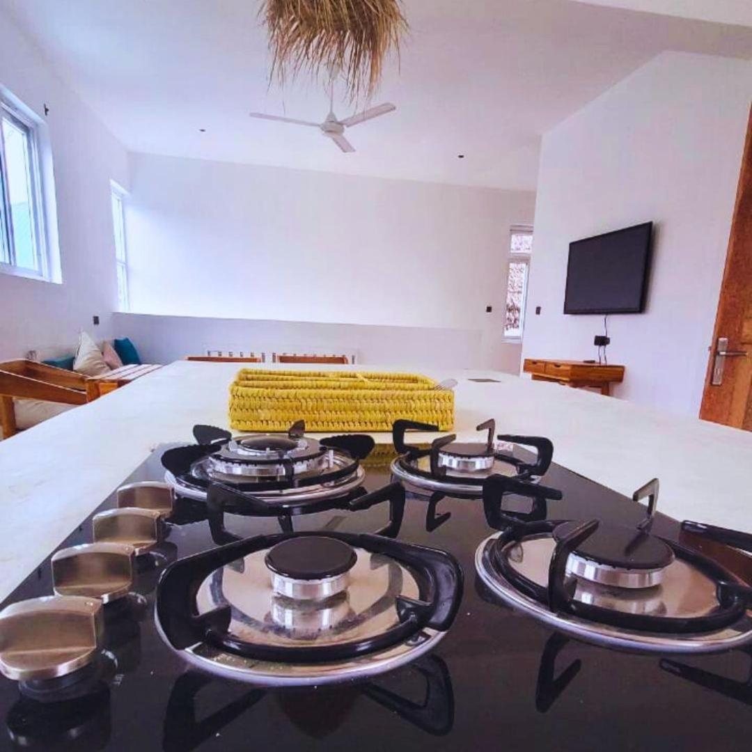 Modern Luxury 4 Sleeper Zanzibar Tv Wifi Ac Centrally Located Paje