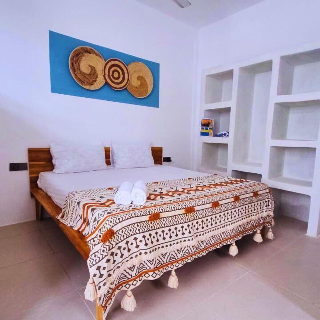Modern Luxury 4 Sleeper Zanzibar Tv Wifi Ac Centrally Located Apartment Paje