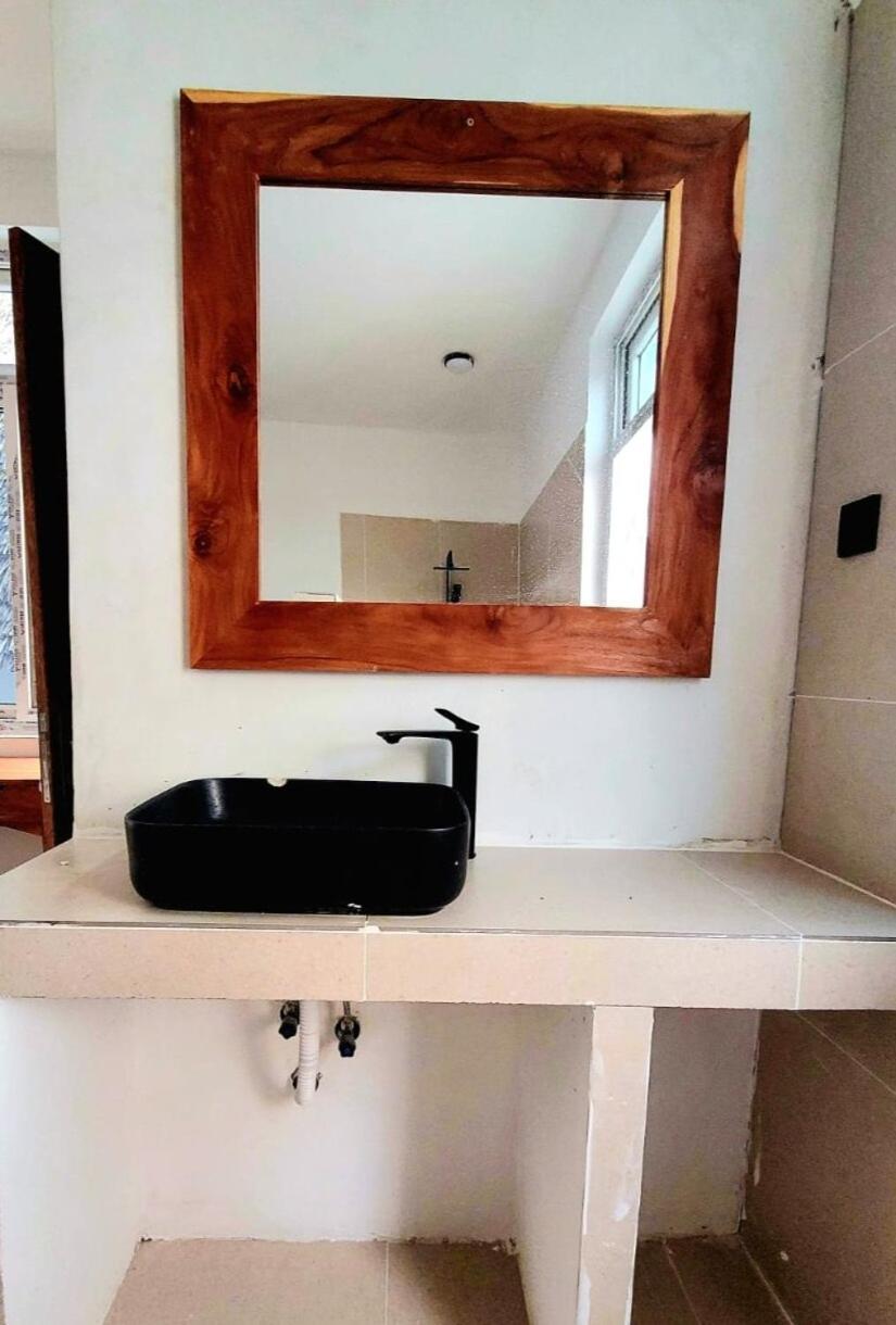 Modern Luxury 4 Sleeper Zanzibar Tv Wifi Ac Centrally Located Apartment