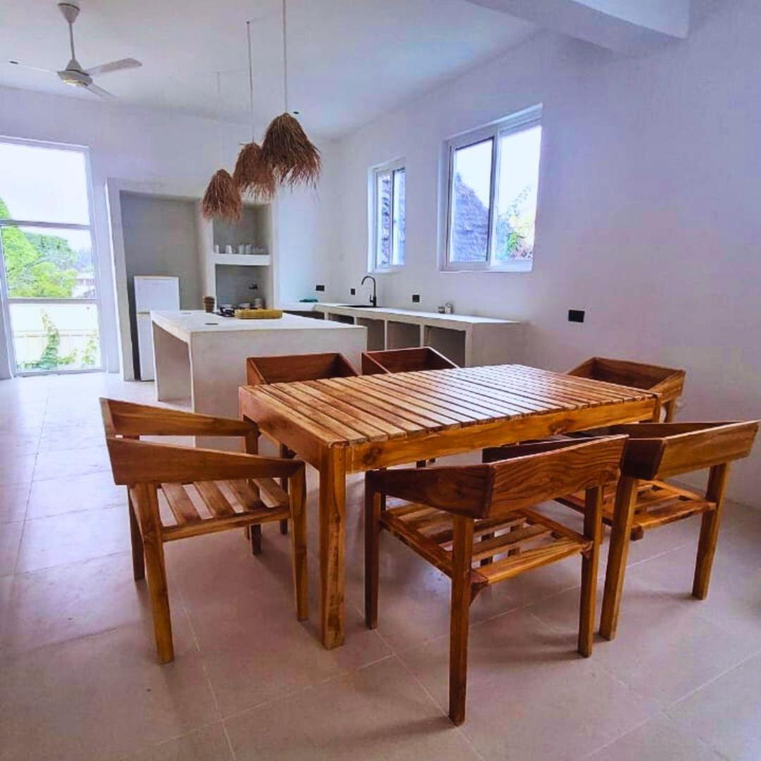 Apartment Modern Luxury 4 Sleeper Zanzibar Tv Wifi Ac Centrally Located *