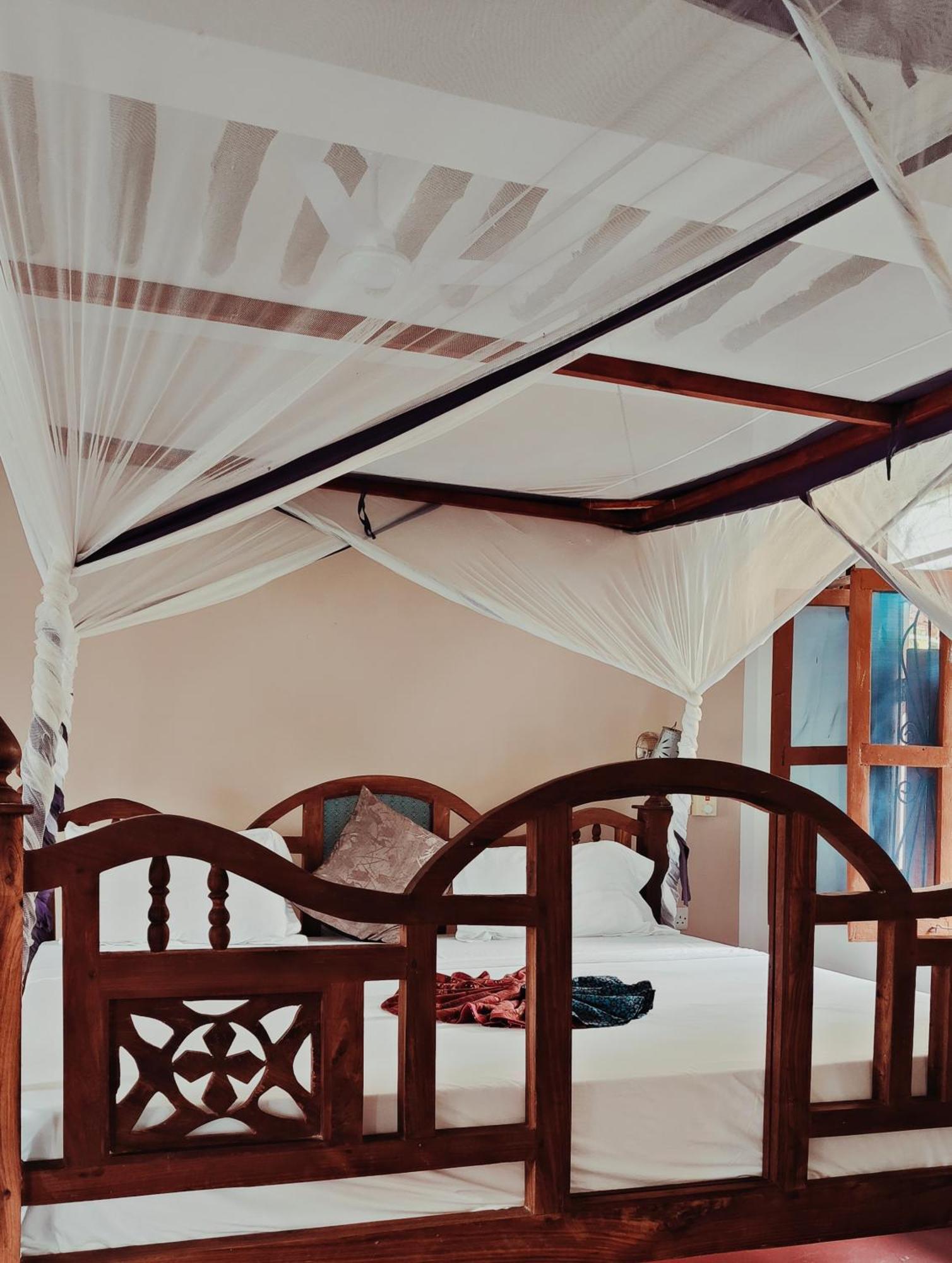Laguna Palace Hotel 3*