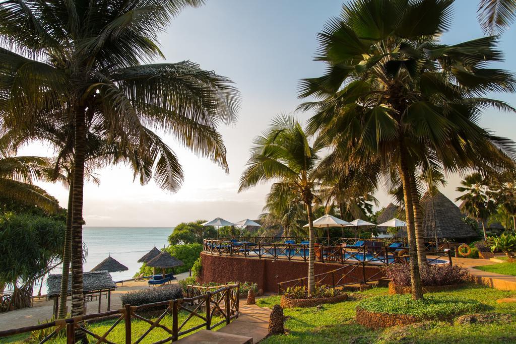 Ras Beach Hotel 4*