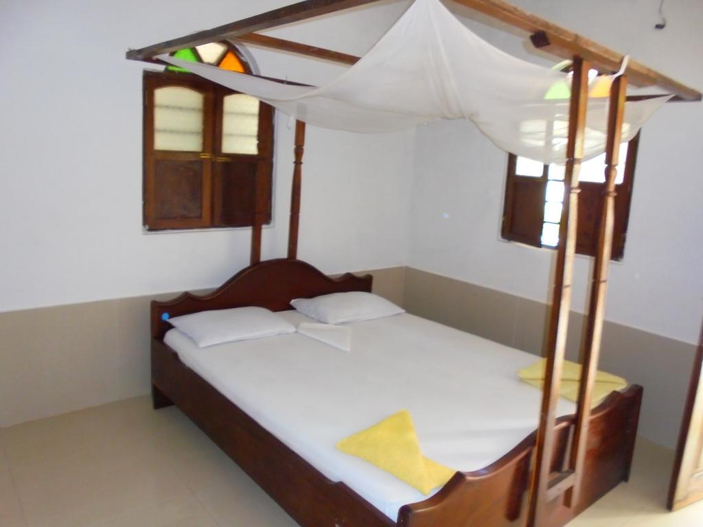 H & H Beach Bungalows Hotel Nungwi