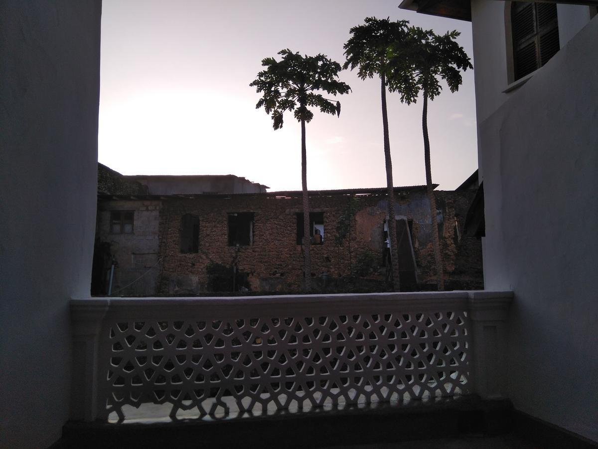 Hostel Zlife Stone Town *