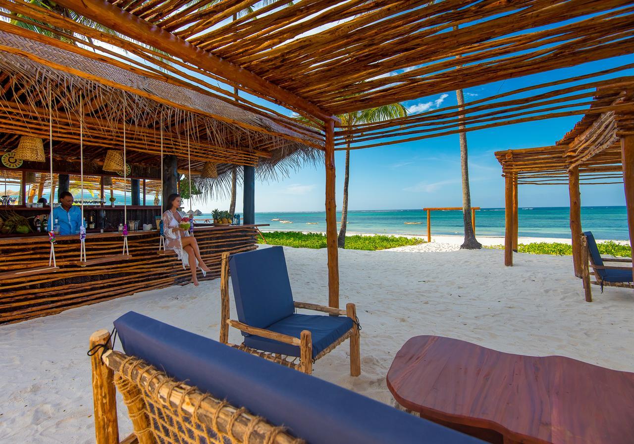 Hotel The Sands Bwejuu