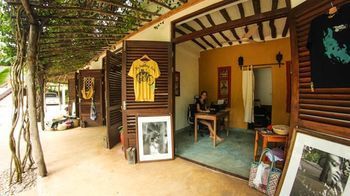 Zoi House