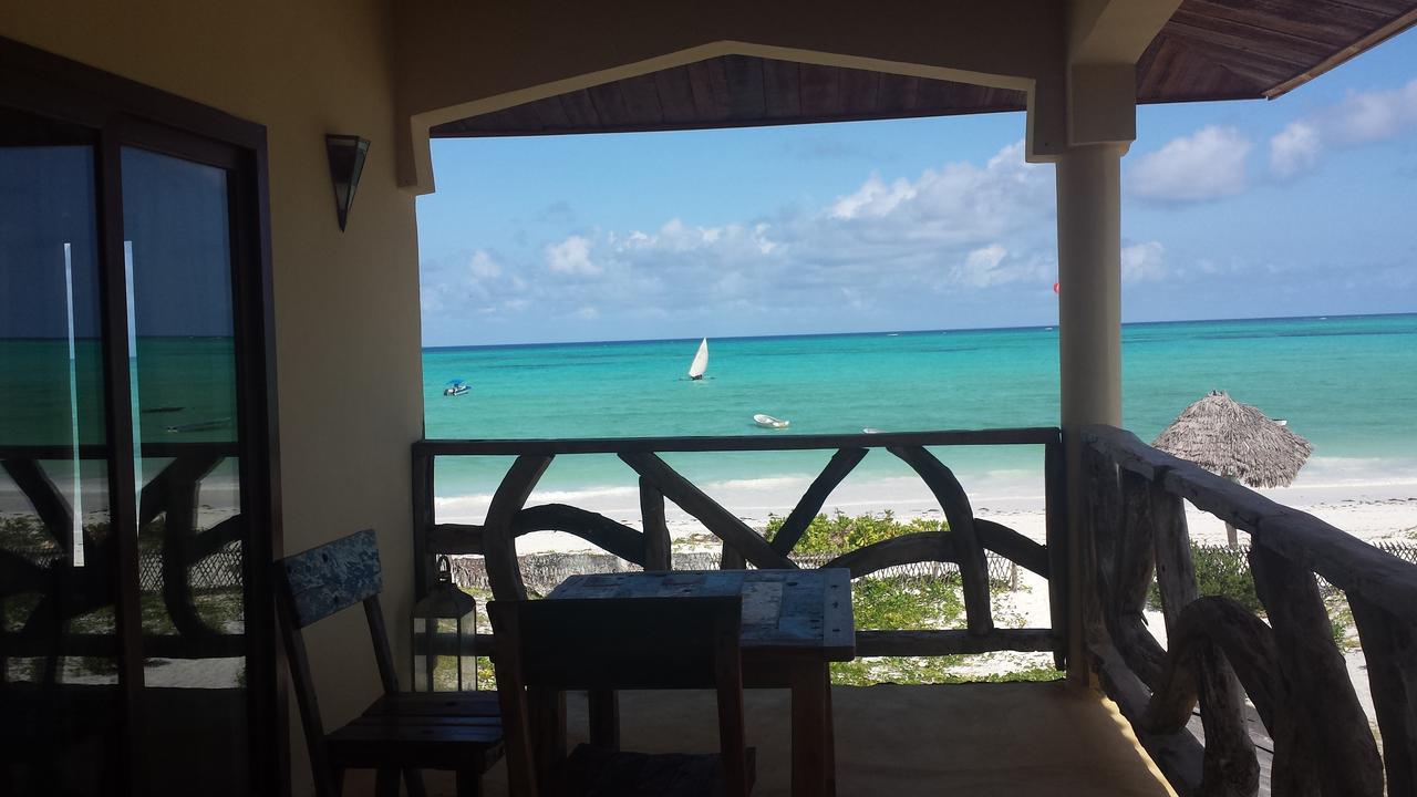 Hotel White Sands *