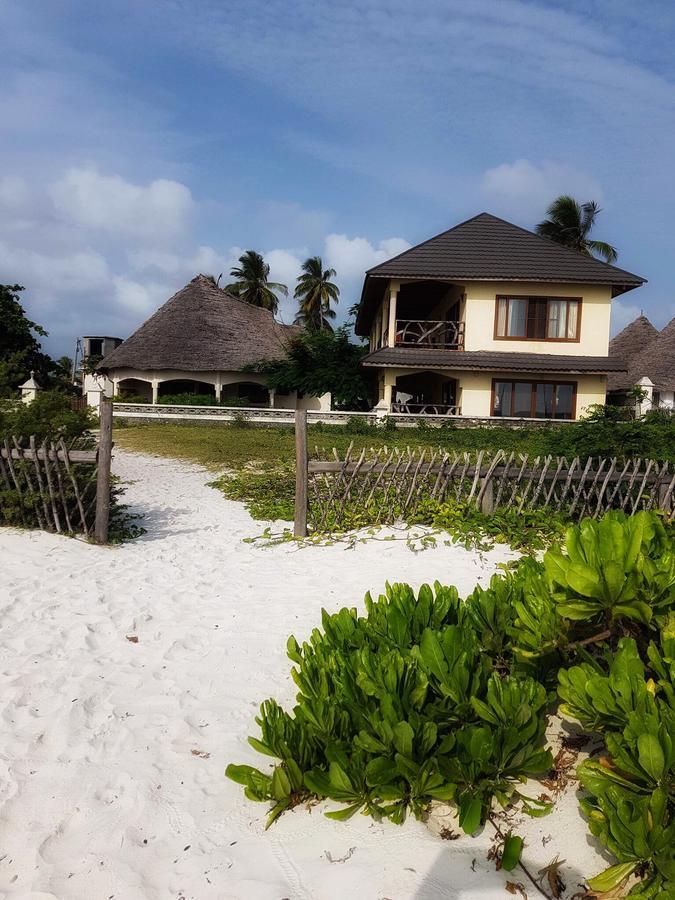 Hotel White Sands *