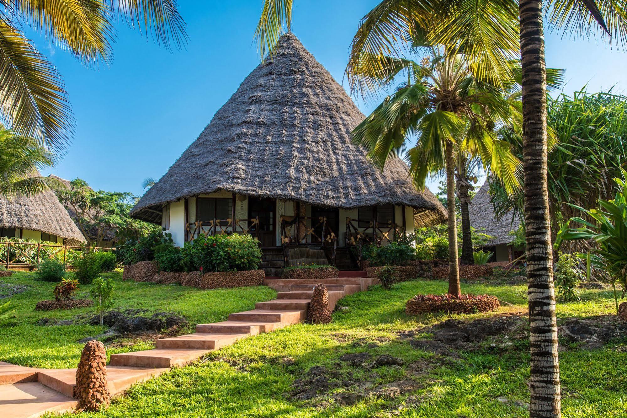 Ras Beach Hotel 4*