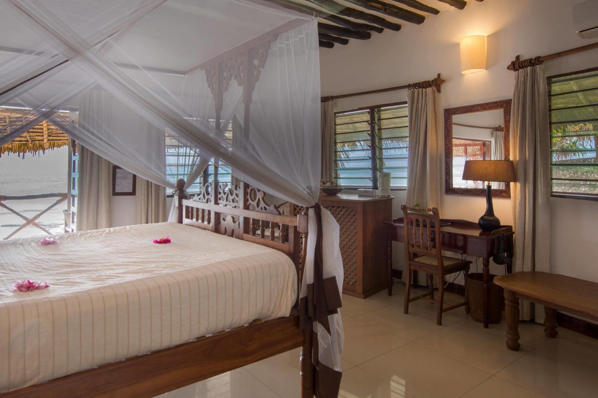 Ras Beach 4*