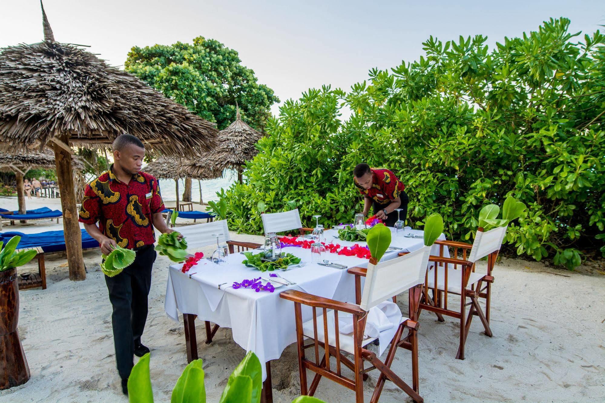 Ras Beach Hotel 4*