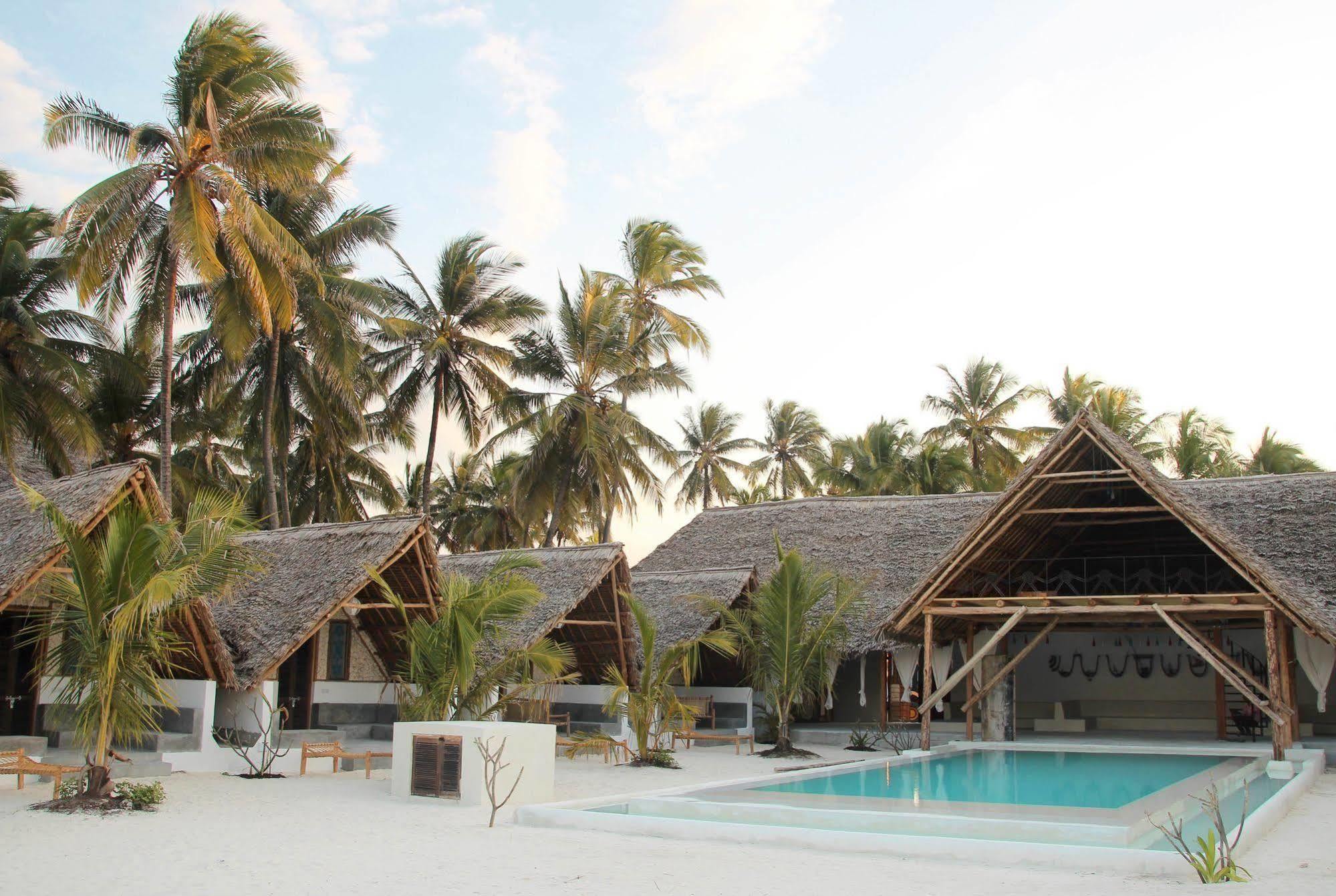Nur Resort 3*