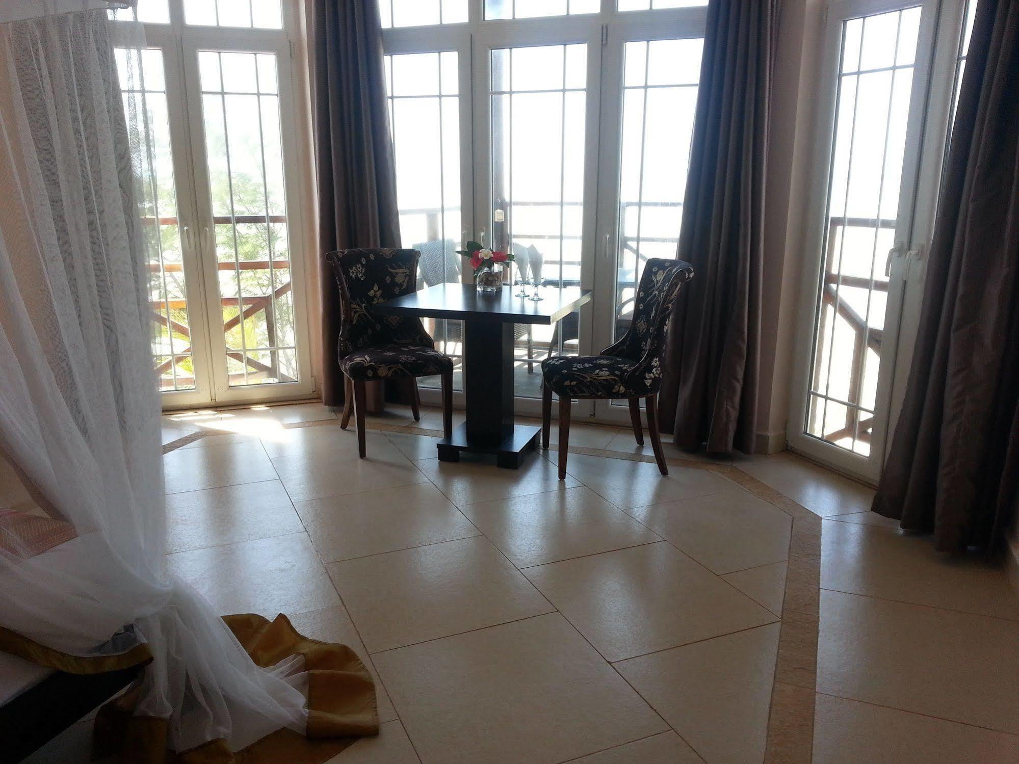 Fleur De Lys Villa