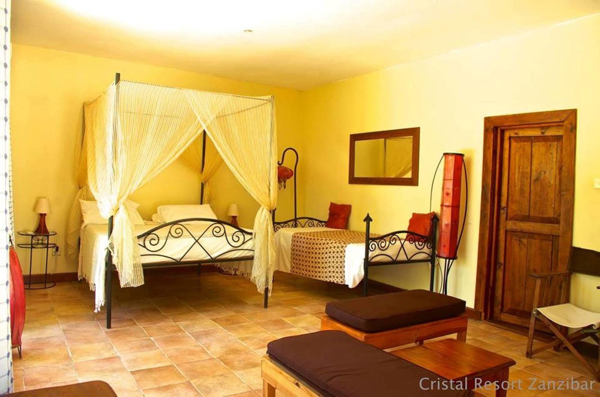 Cristal Hotel 3*
