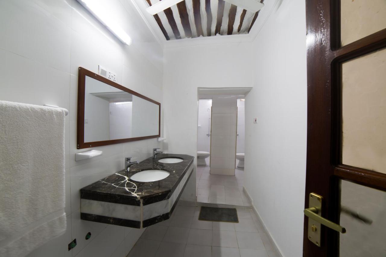 Hostel Stone Town House