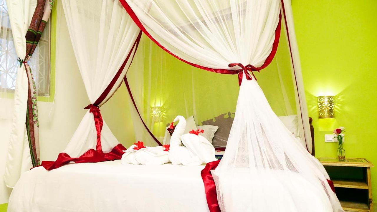 Airport Palace Bed & Breakfast 3*