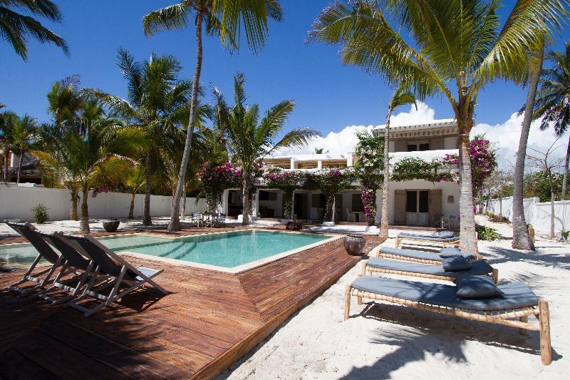 Hotel Uzuri Boutique 4*
