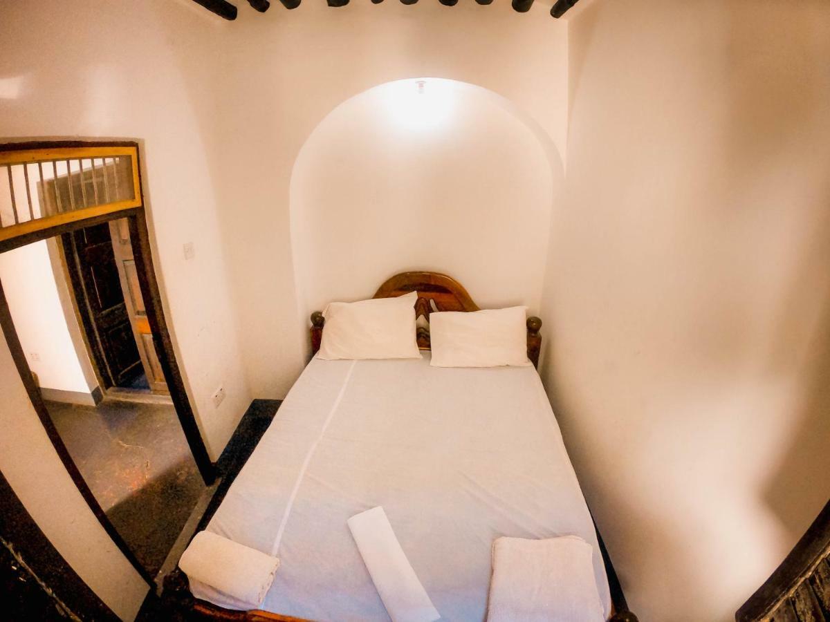 Hostel Zlife Stone Town *