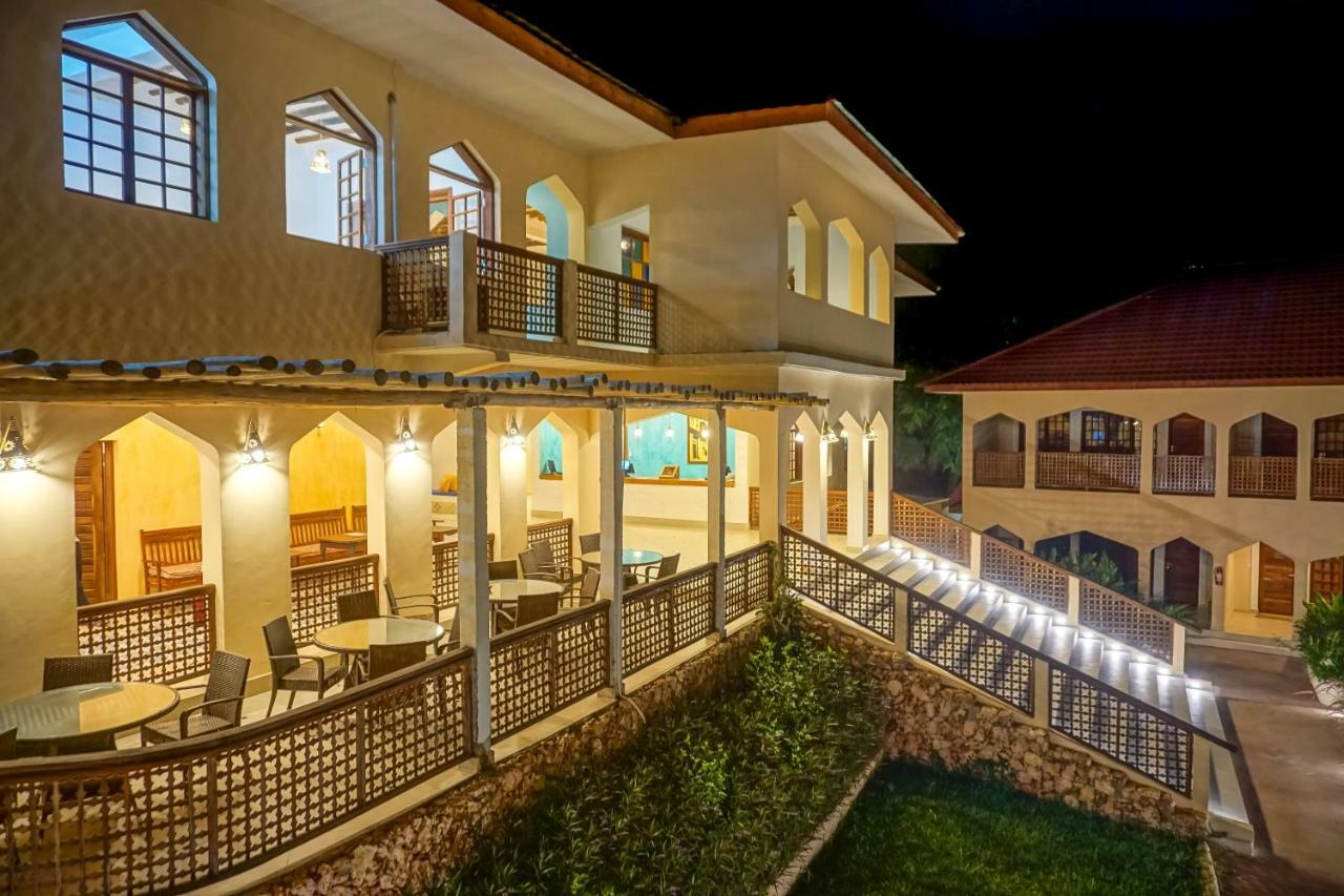 Rocks Hotel