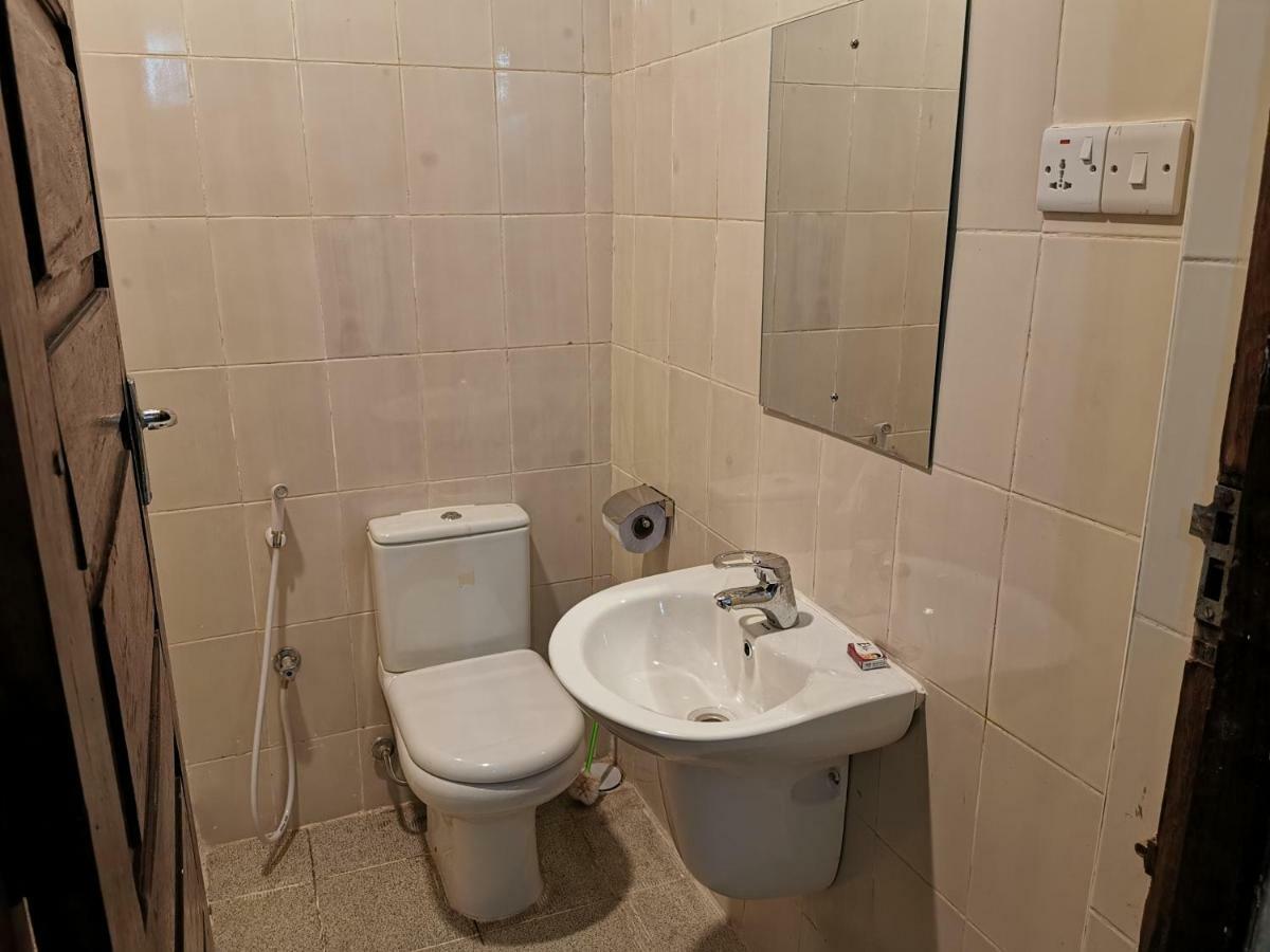 Crown Hotel 2*
