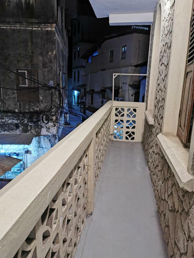 Crown Hotel 2*