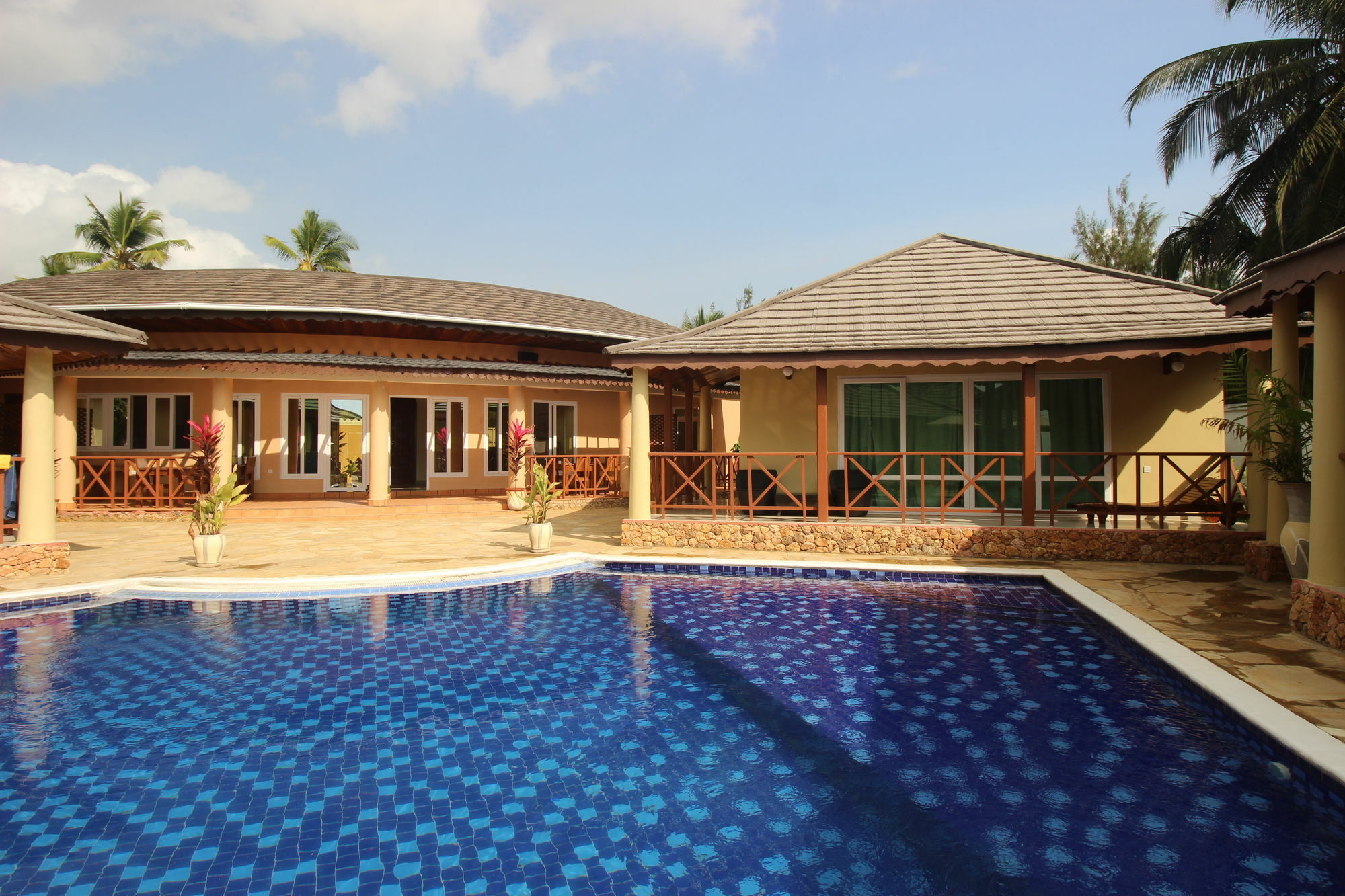 Hotel Pili Pili Ocean Blue 3*