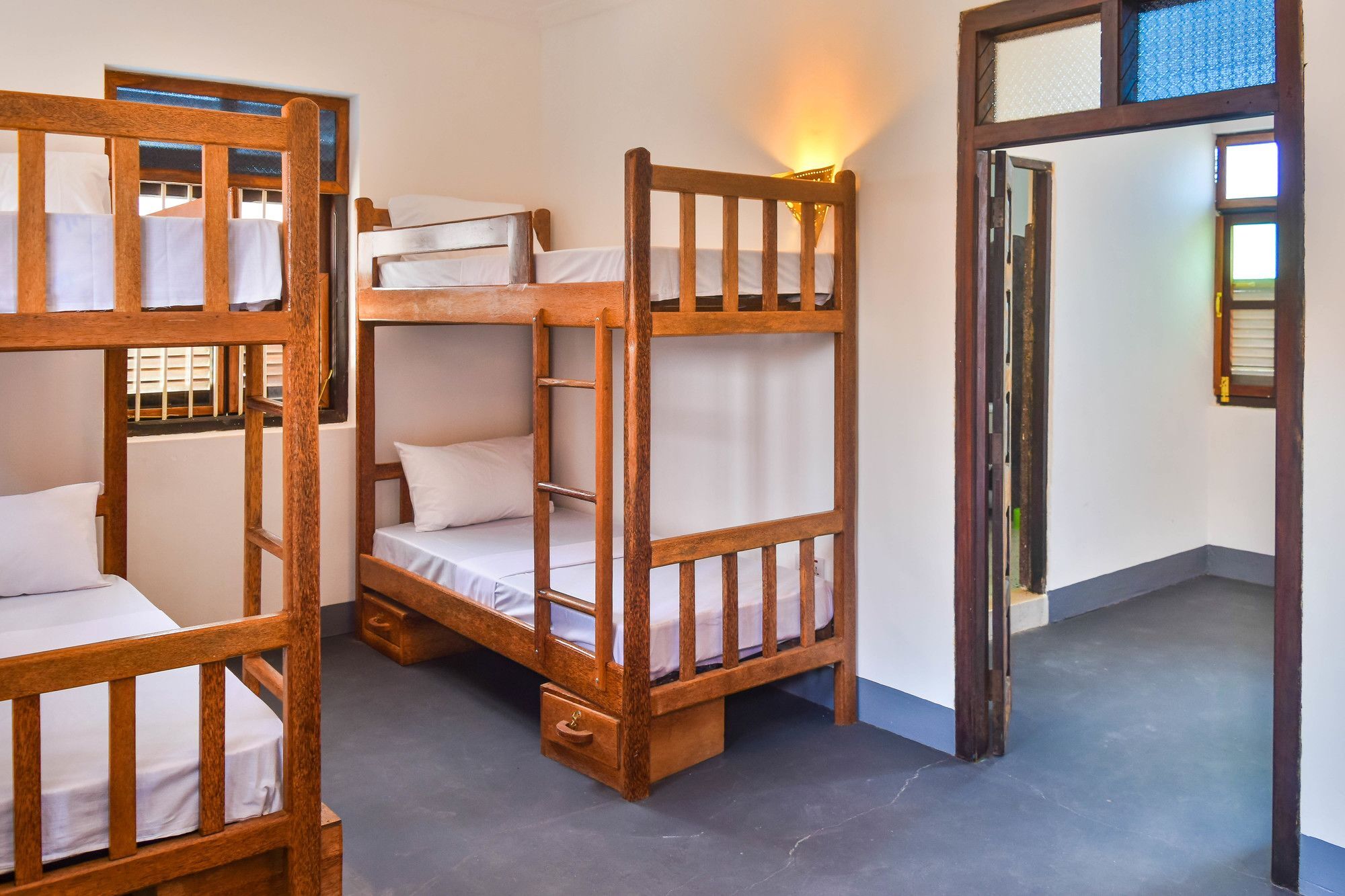Hostel Zlife Stone Town *