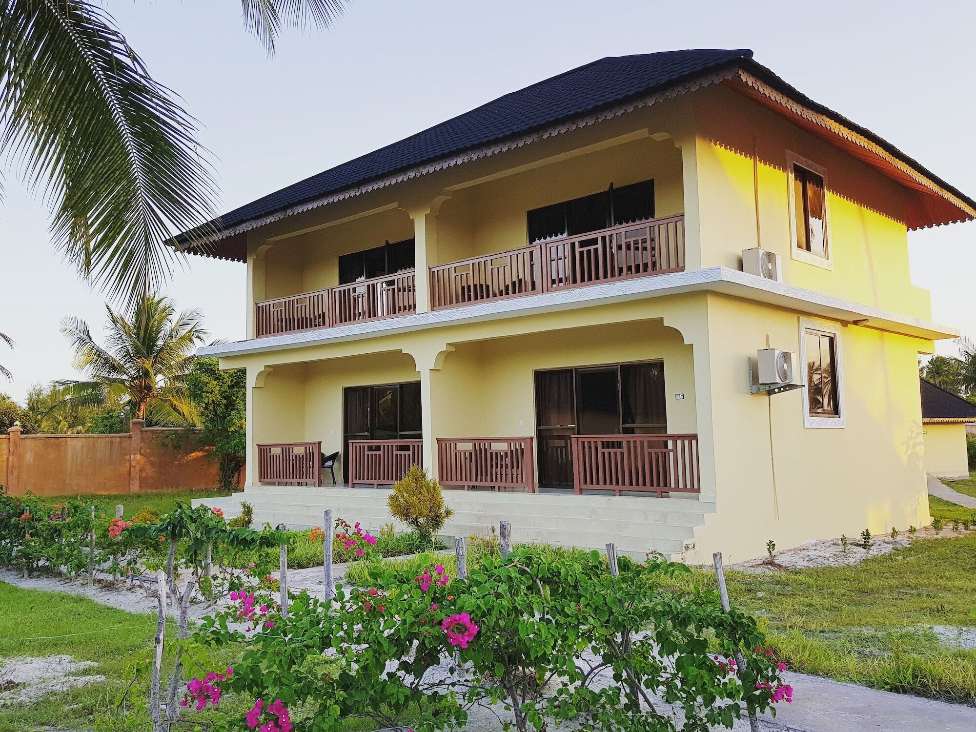 Hotel Khulala Ocean Blue Bungalows 3*