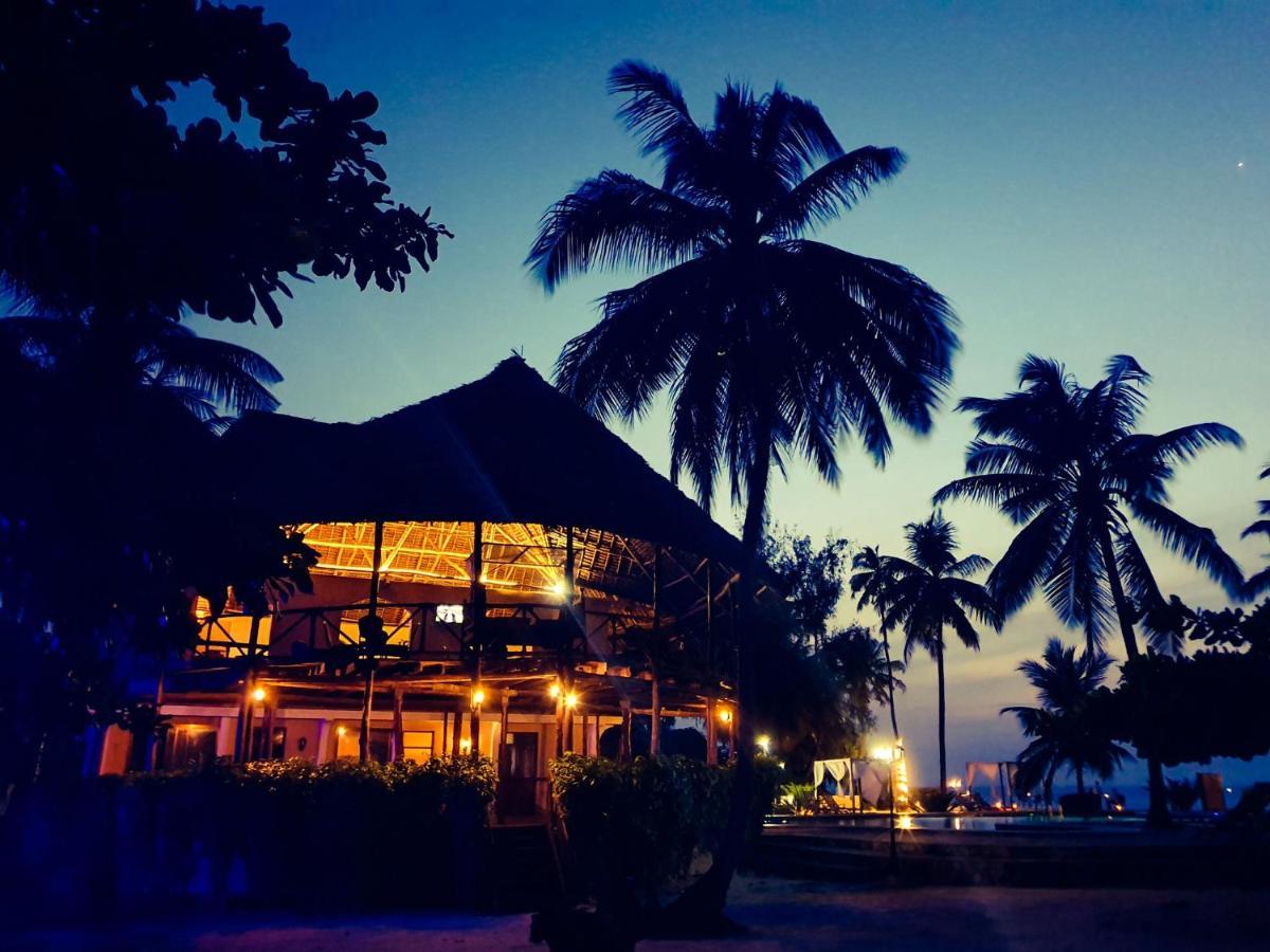 Ahg Maya Bay & Hotel Michamvi Kae