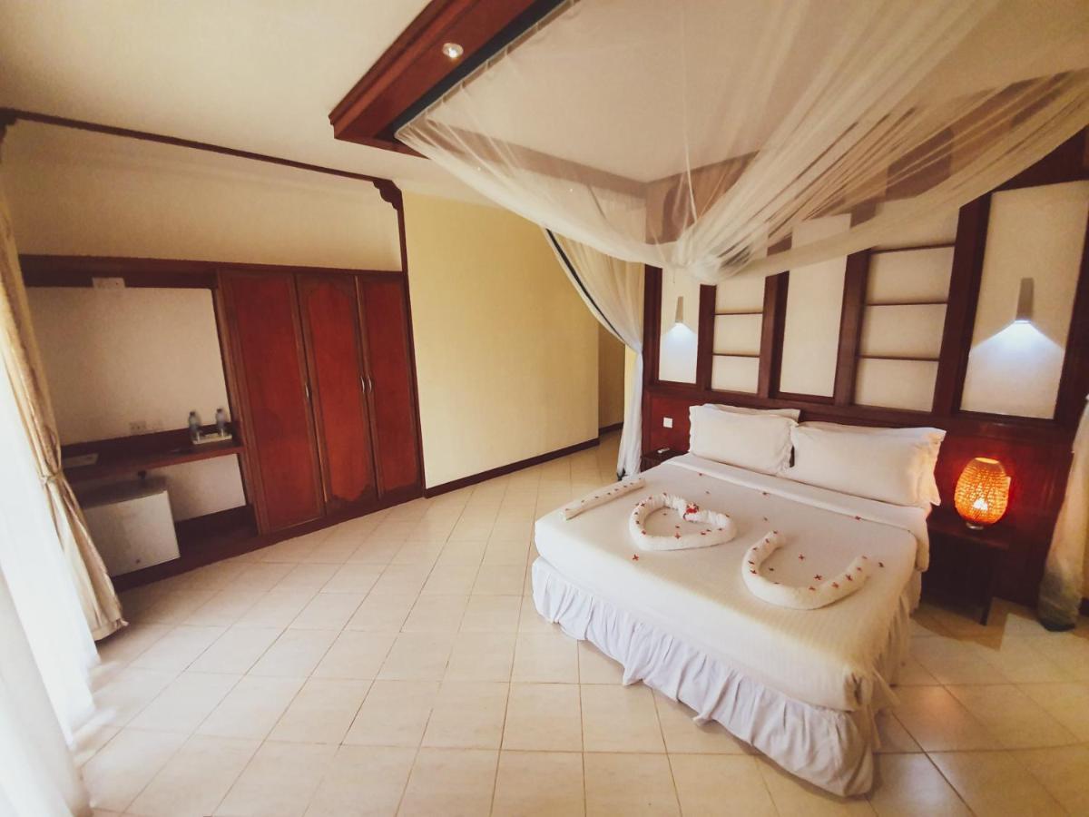 Ahg Maya Bay & 4* Michamvi Kae